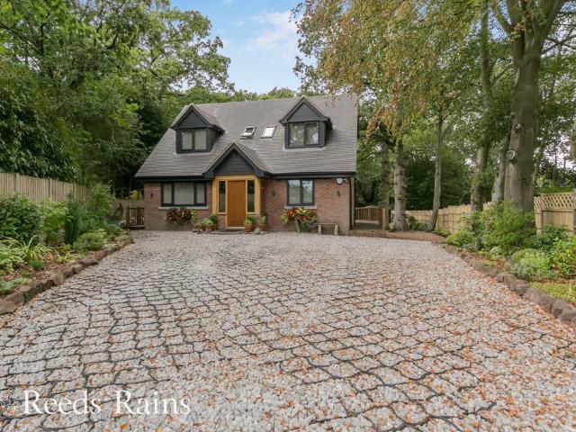 House for sale in Scholar Green