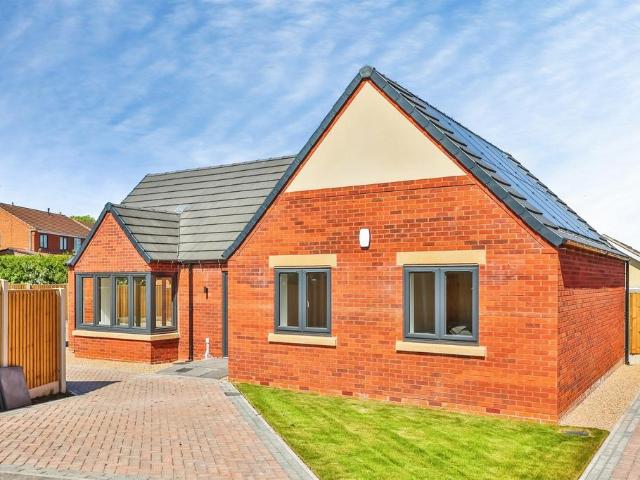 House for sale in Caldermill, East Midlands