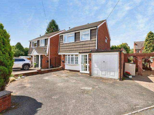 House for sale in Fallings Park, Park Village