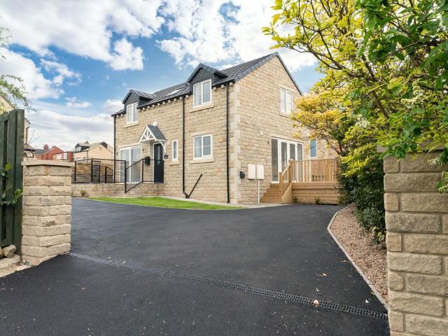 House for sale in Middlestown, West Yorkshire