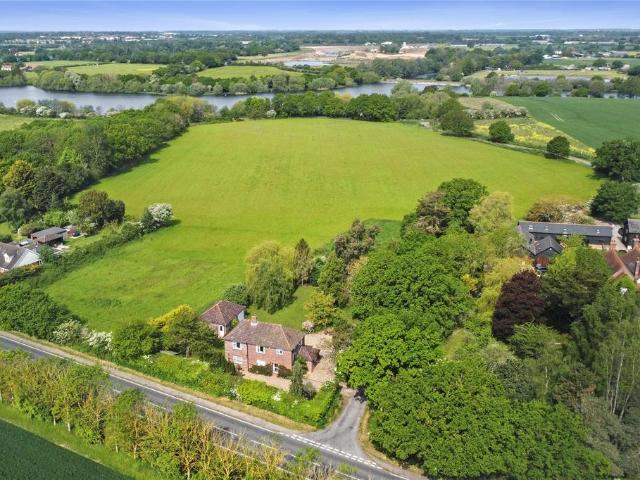 House for sale in Dale Hill, Essex