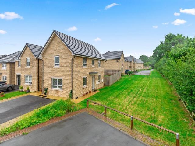House for sale in Steeton, West Yorkshire
