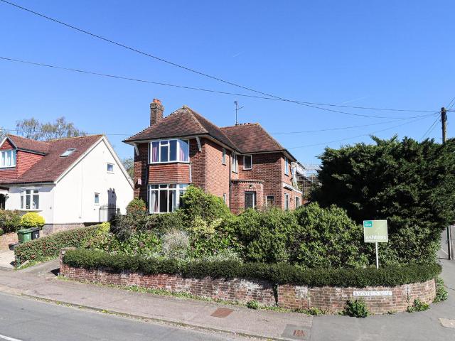 House for sale in Hatching Green, Five Acres