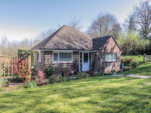 House for sale in Hurst Green, Heathlands