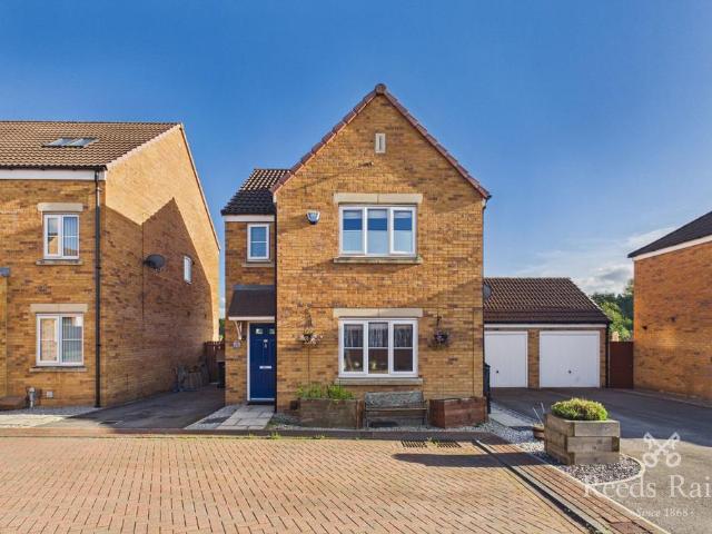 House for sale in Daisy Hill, Leeds