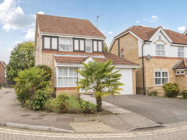 House for sale in Little Stanmore, Greater London