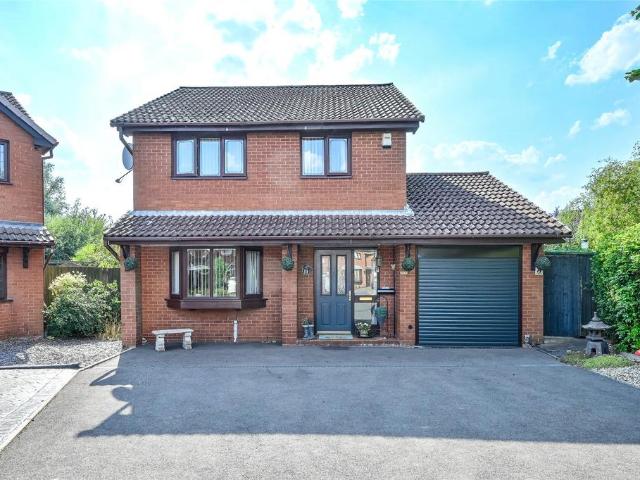 House for sale in Heath Hayes and Wimblebury, Chadsmoor