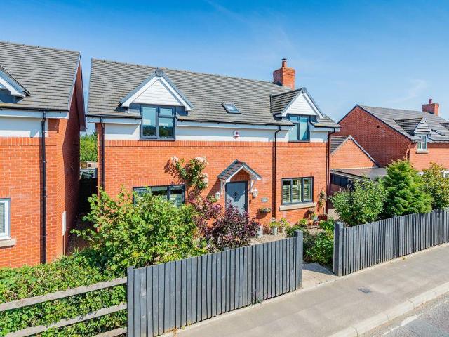 House for sale in Upper Hengoed, Shropshire