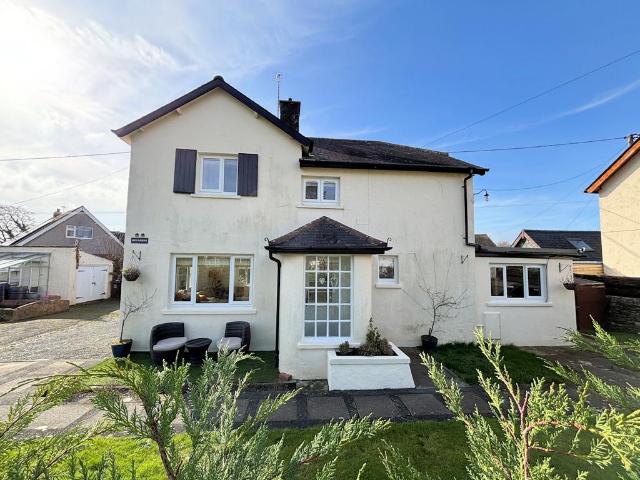 House for sale in Bryncrug, Wales