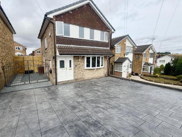 House for sale in Kippax, West Yorkshire