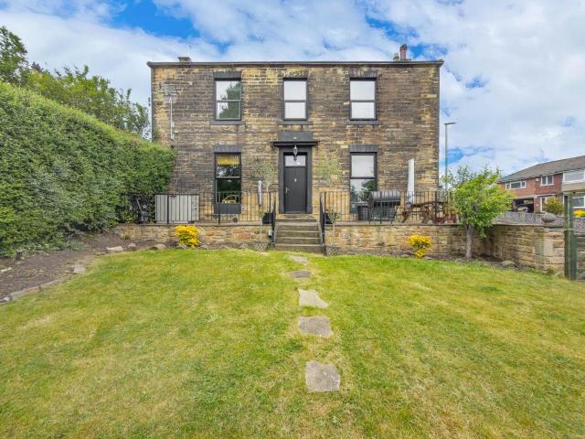 House for sale in Batley, West Yorkshire