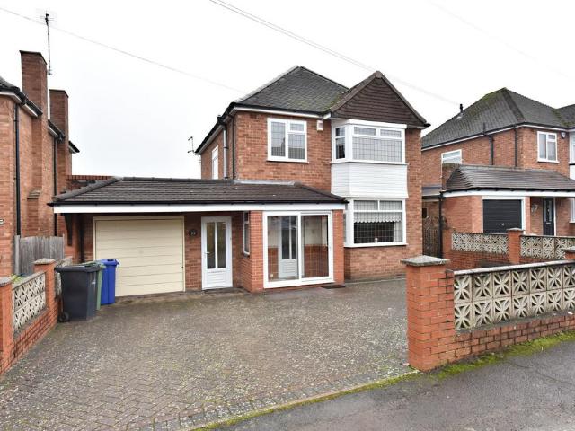 House for sale in Kingswinford, West Midlands