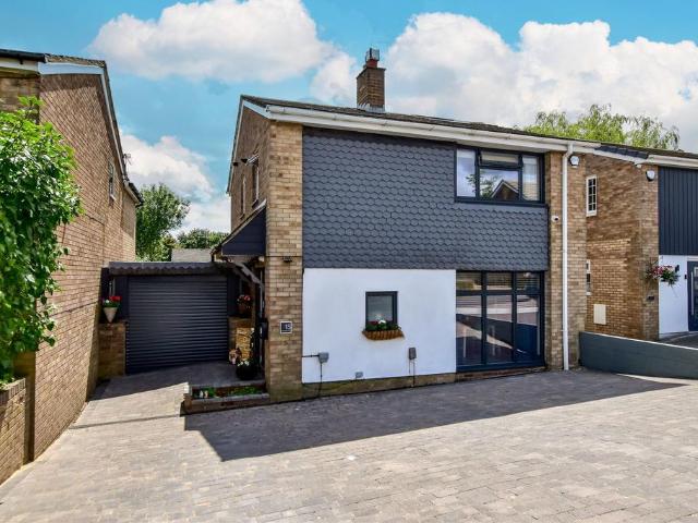 House for sale in Pouchen End, Hertfordshire