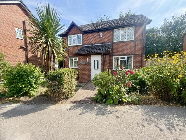 House for sale in Kippax, West Yorkshire