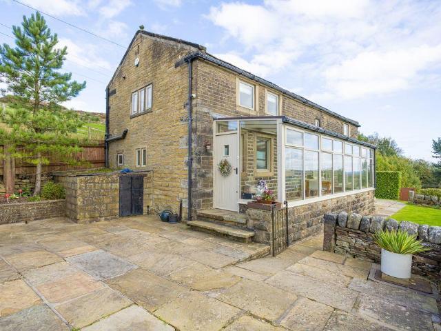 House for sale in Broadbottom, Calderdale