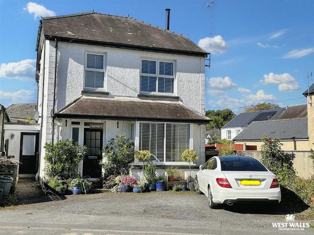 House for sale in Carmarthen, Wales