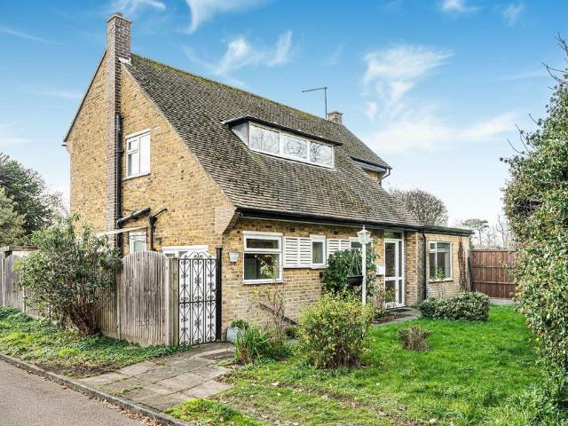 House for sale in Potters Bar, Isle Of Man