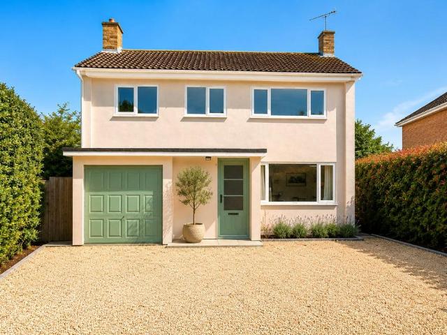 House for sale in Sunningdale