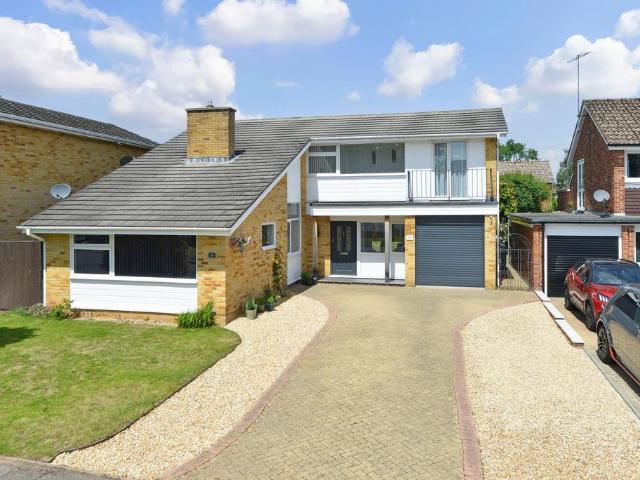 House for sale in Fole, Surrey