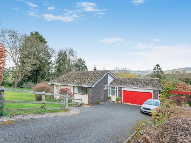 House for sale in Mitchel Troy