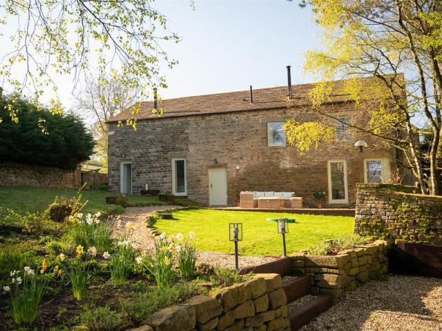House for sale in Wash, Charlesworth