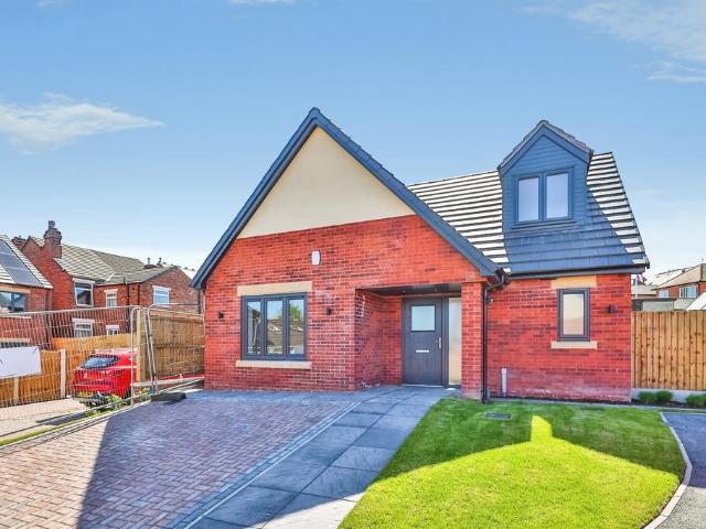 House for sale in Caldermill, East Midlands