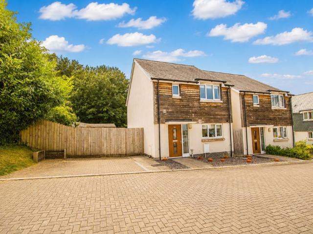 House for sale in Weir Quay, Devon