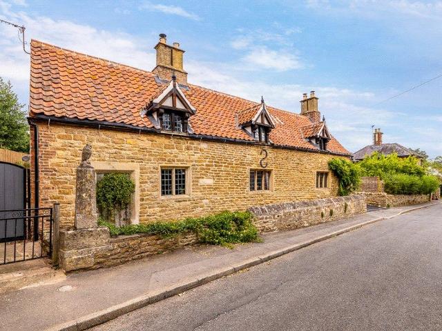 House for sale in Barholm, Lincolnshire