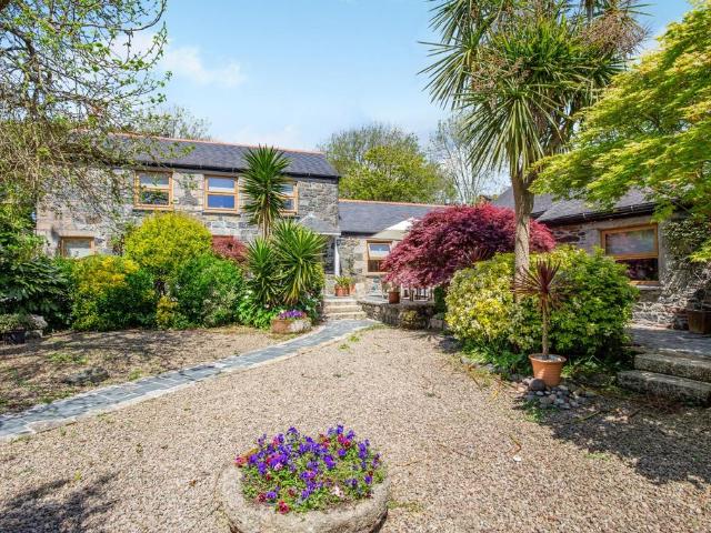 House for sale in Mullion, Cornwall