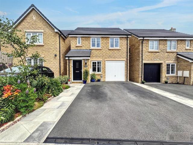 House for sale in Charlesworth, East Midlands