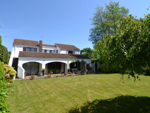 House for sale in Upper Walmer, Ash