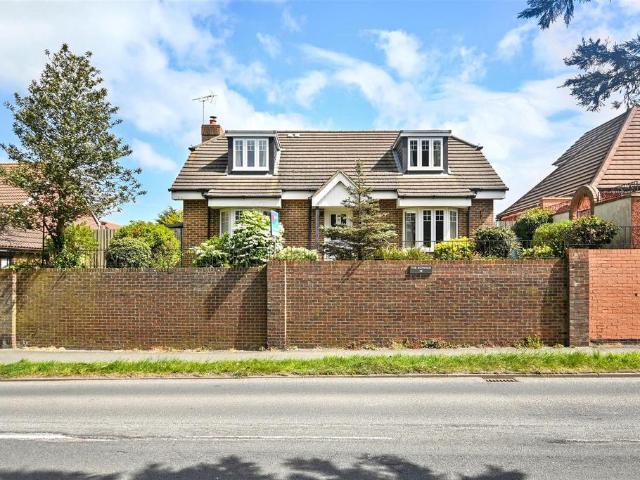 House for sale in Friday Street, Eastbourne