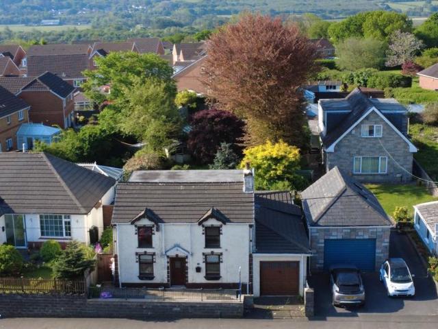 House for sale in Loughor, Wales