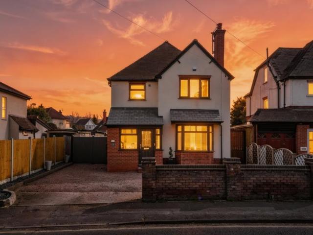 House for sale in Bromsgrove, Worcestershire