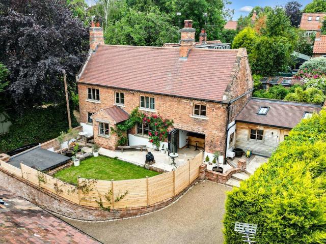 House for sale in Alverton, East Midlands