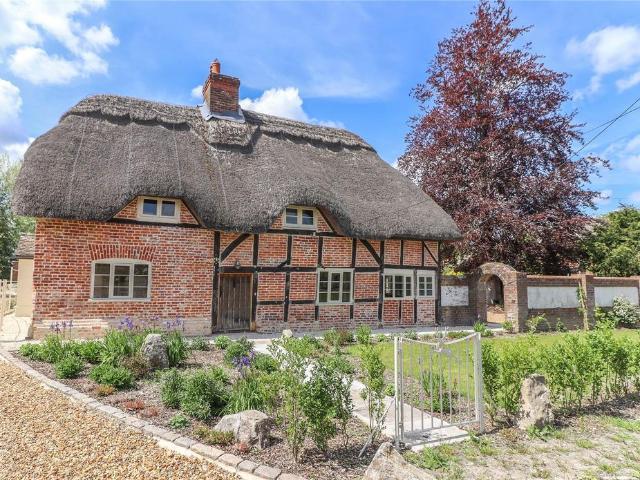House for sale in Barton Stacey, Hampshire