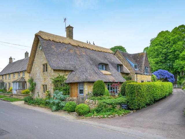 House for sale in Fossebridge, Gloucestershire