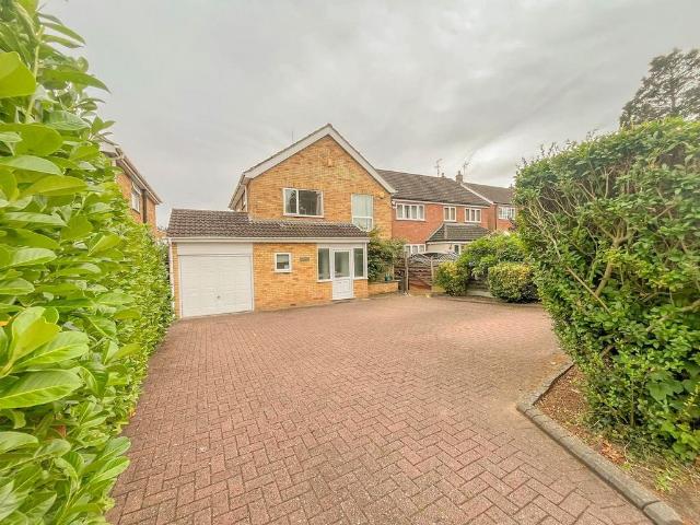 House for sale in Overslade, New Bilton