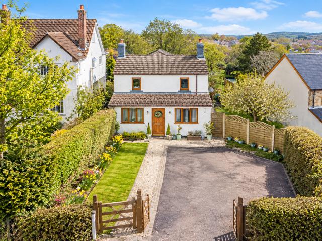 House for sale in Bromsberrow Heath, Gloucestershire