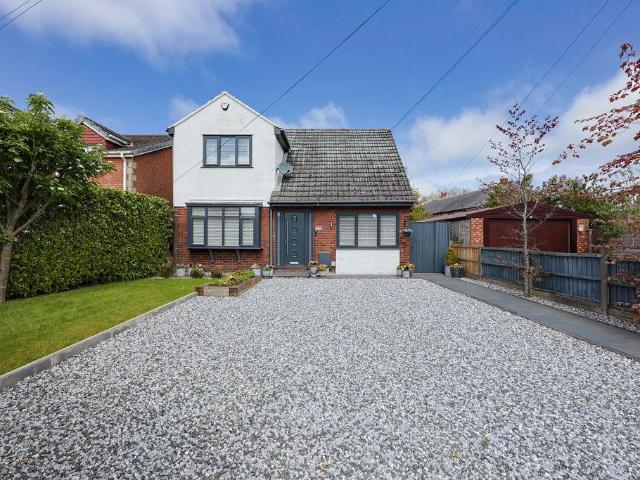 House for sale in Roby Mill, Lancashire