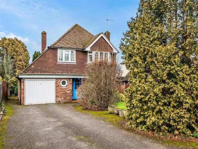 House for sale in Ashtead Park, Pachesham Park