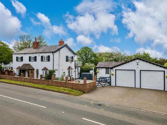 House for sale in Green Close, Warwickshire