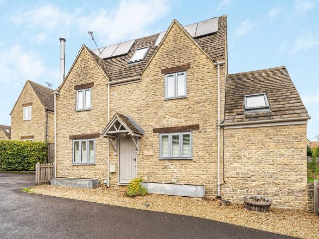 House for sale in Kemble, Cotswold