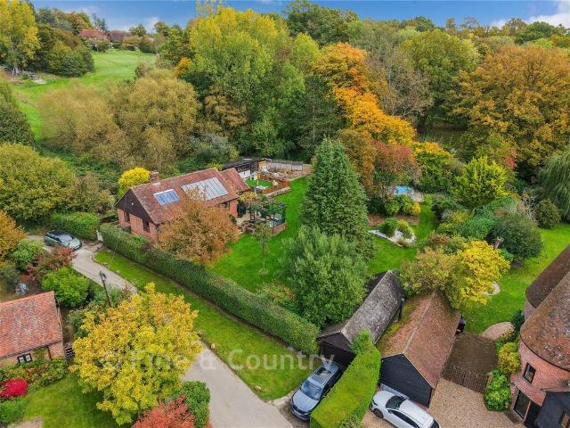 House for sale in Horsmonden, Sandown Park