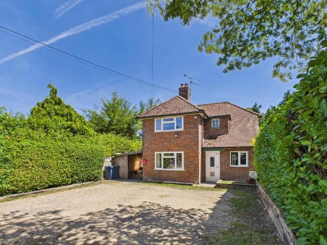 House for sale in Great Kingshill, Buckinghamshire