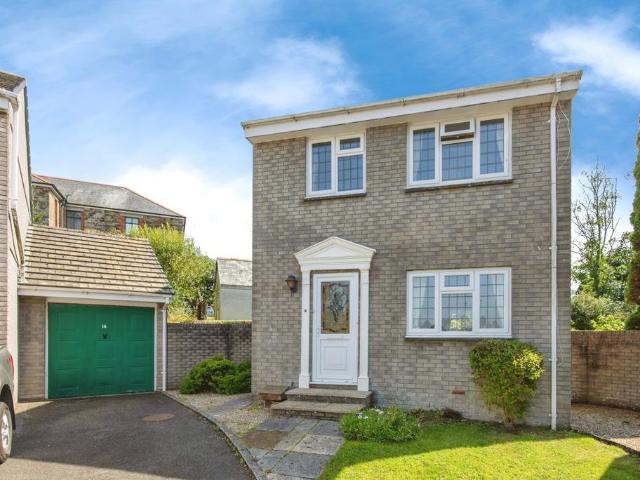 House for sale in Lamellion, Cornwall