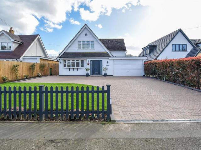 House for sale in Navestock Side, Essex