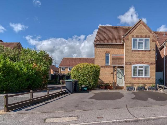 House for sale in Milton on Stour, Gillingham