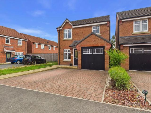 House for sale in New Crofton, West Yorkshire
