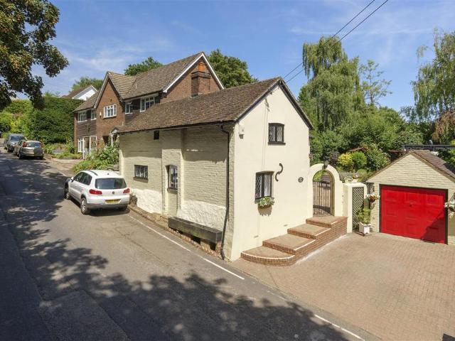 House for sale in Oad Street, Kent